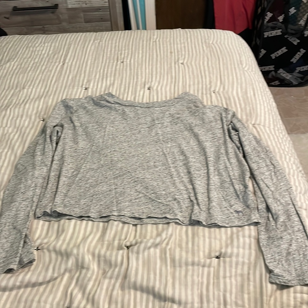 Woman’s Large Gray PINK long sleeve crop top